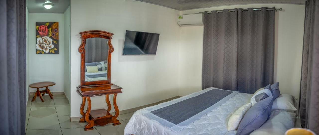 Hotel Andrea Neily ภายนอก รูปภาพ